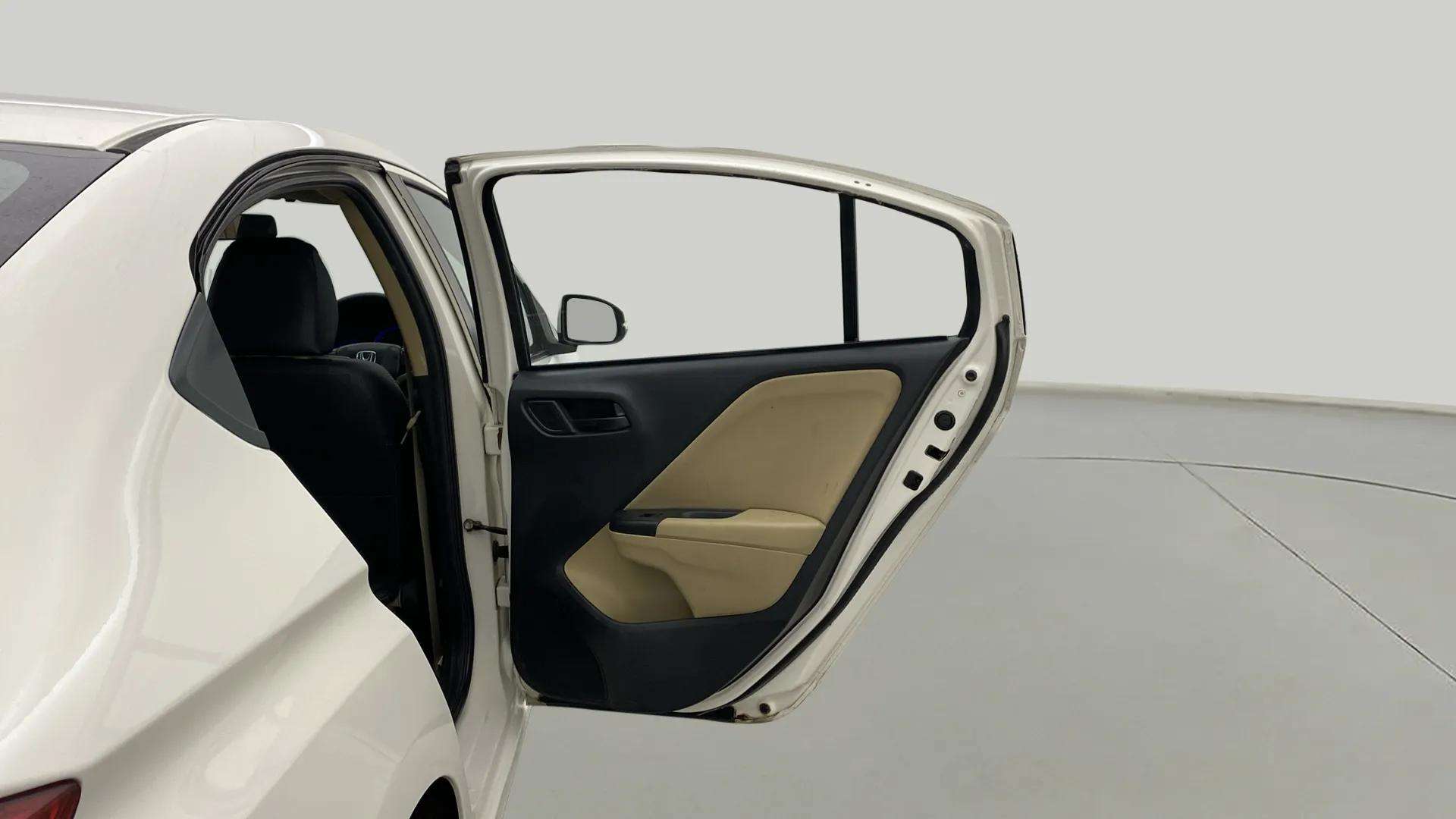 RHS-Rear-Door-Open-33