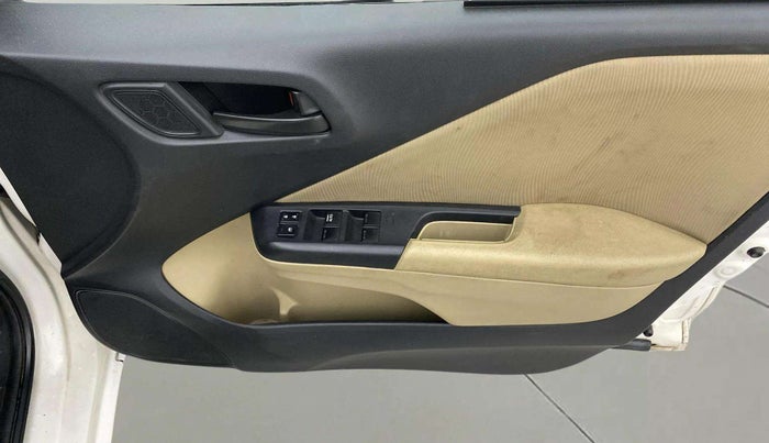 2016 Honda City 1.5L I-VTEC SV CVT, Petrol, Automatic, 1,17,326 km, Driver Side Door Panels Control