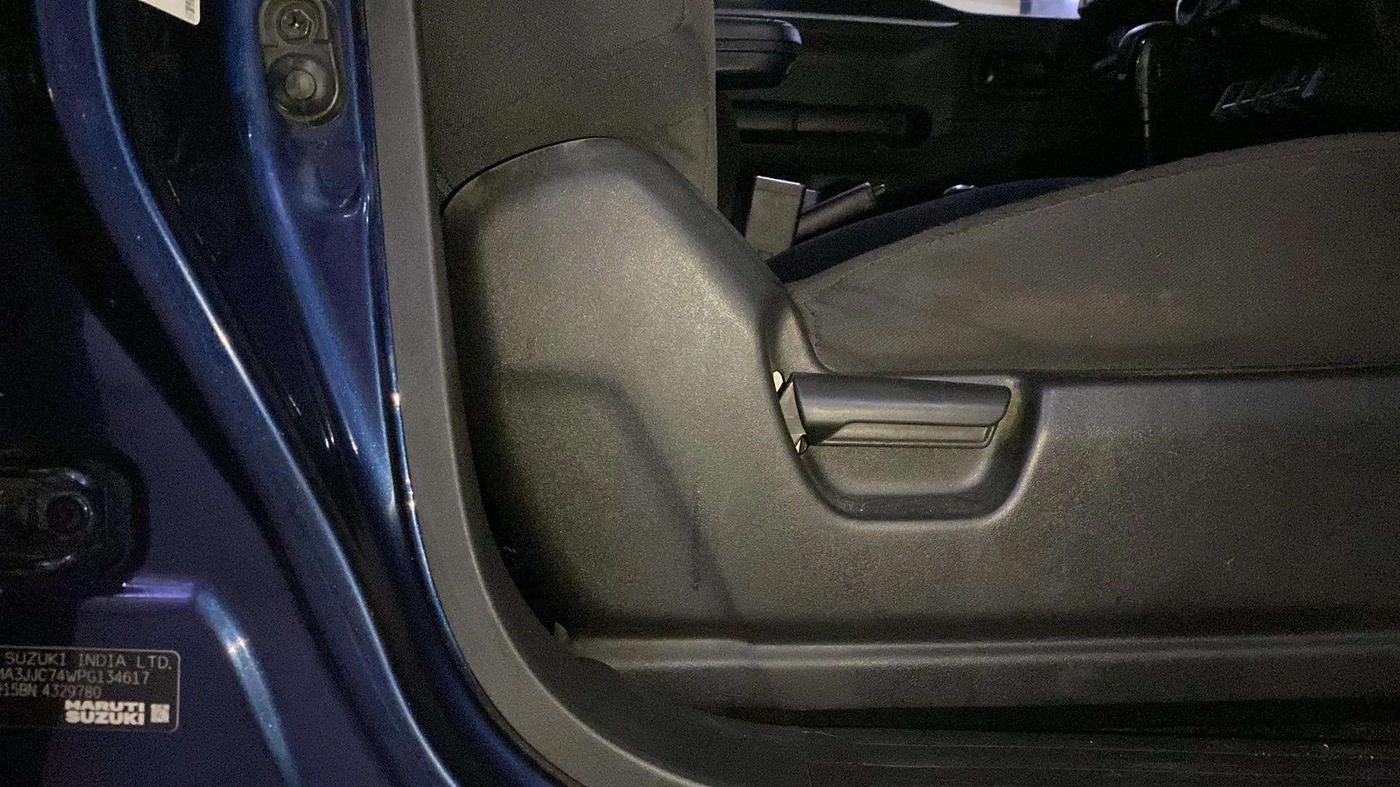 2023 Maruti JIMNY ZETA ALL GRIP PRO AT, Petrol, Automatic, 13,527 km, Driver Side Adjustment Panel