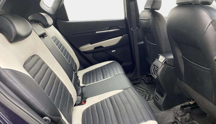 2024 KIA SONET GTX PLUS 1.0 TURBO PETROL DCT, Petrol, Automatic, 18,206 km, Right Side Rear Door Cabin