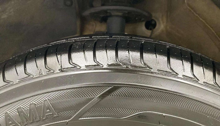 2021 Maruti Swift VXI, Petrol, Manual, 56,451 km, Left Front Tyre Tread