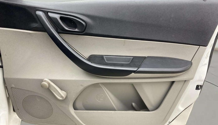 2019 Tata Tiago XE PETROL, Petrol, Manual, 37,720 km, Driver Side Door Panels Control