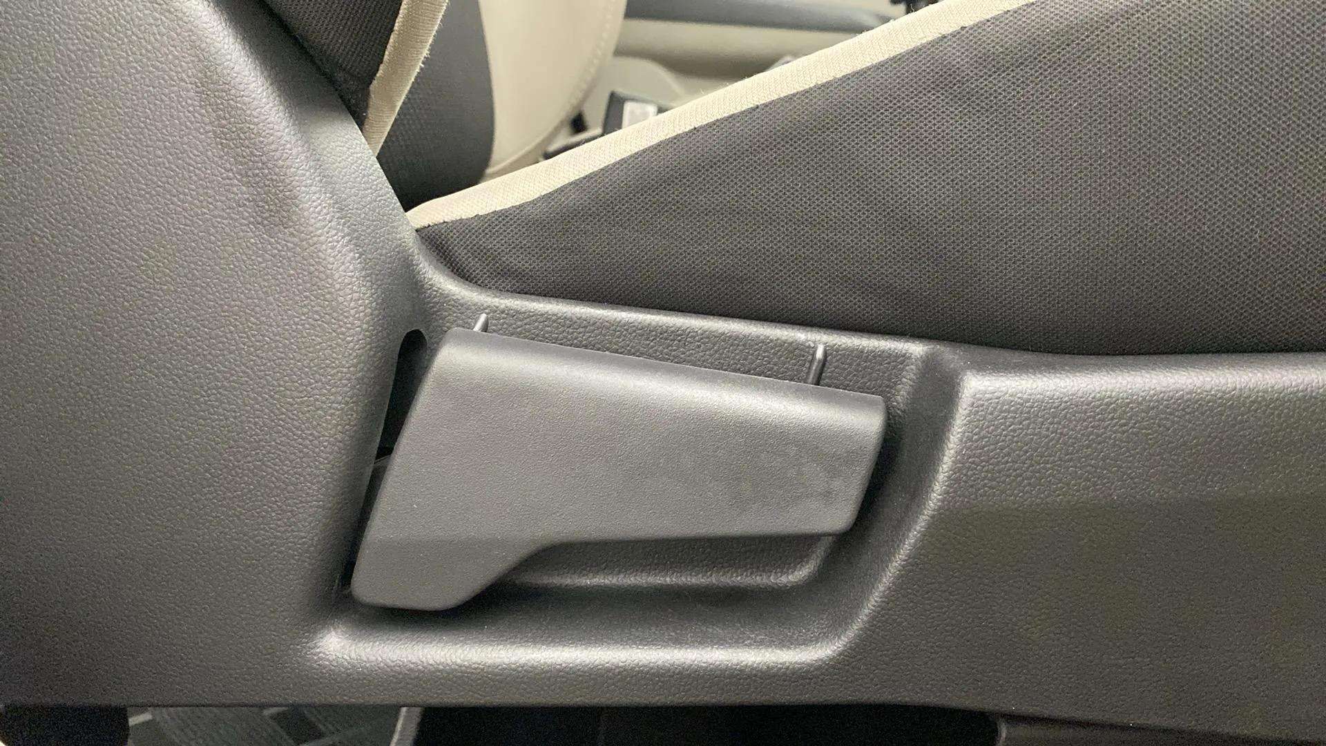 Driver-side-adjustment-panel-40