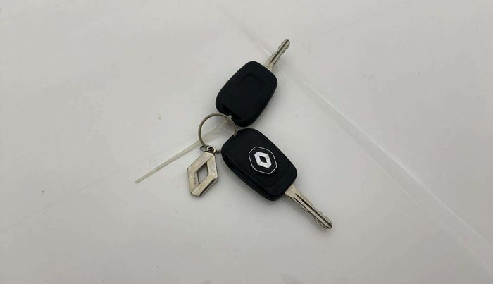 2023 Renault TRIBER RXT, Petrol, Manual, 3,706 km, Key Close Up