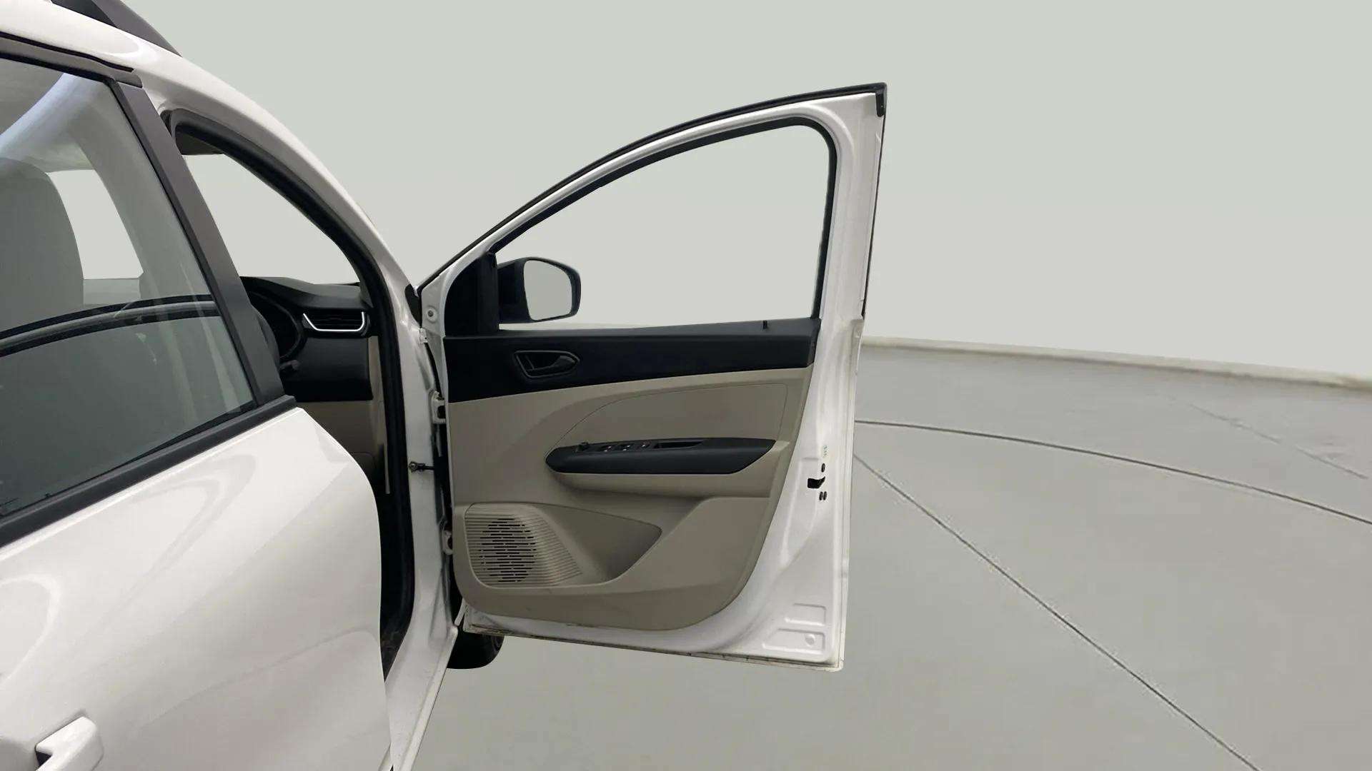 RHS-Front-Door-Open-32