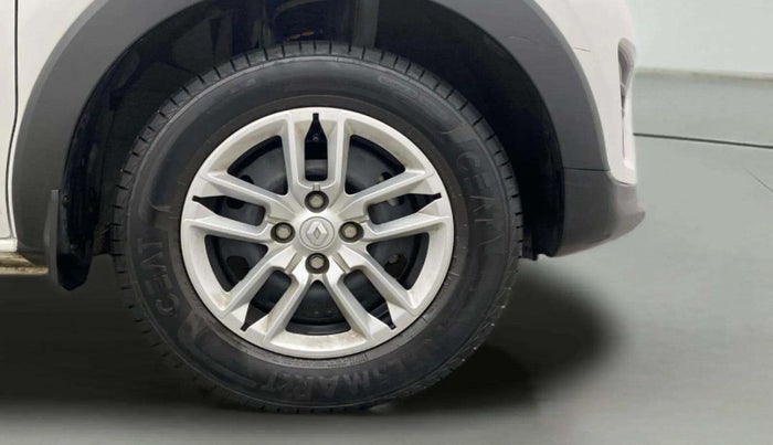2023 Renault TRIBER RXT, Petrol, Manual, 3,706 km, Right Front Wheel