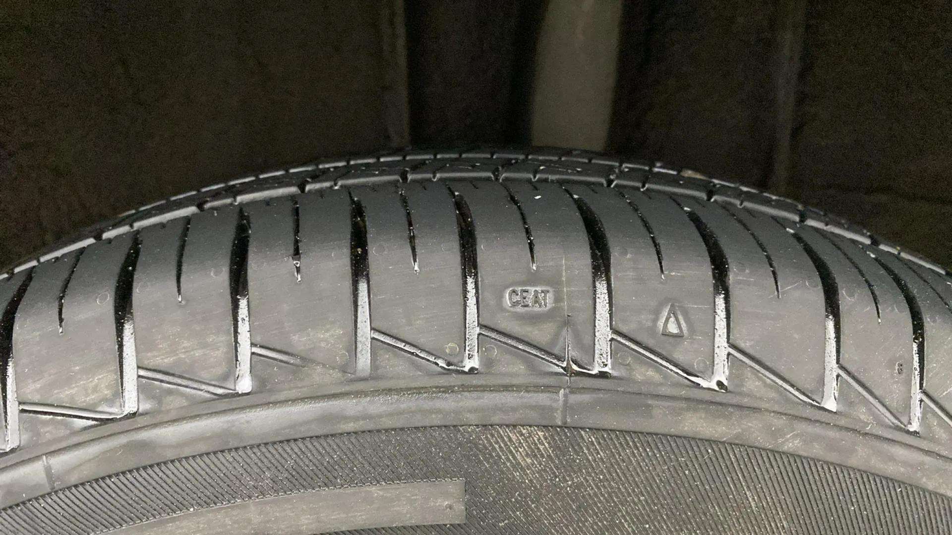LHS-Rear-Tyre-Tread-21