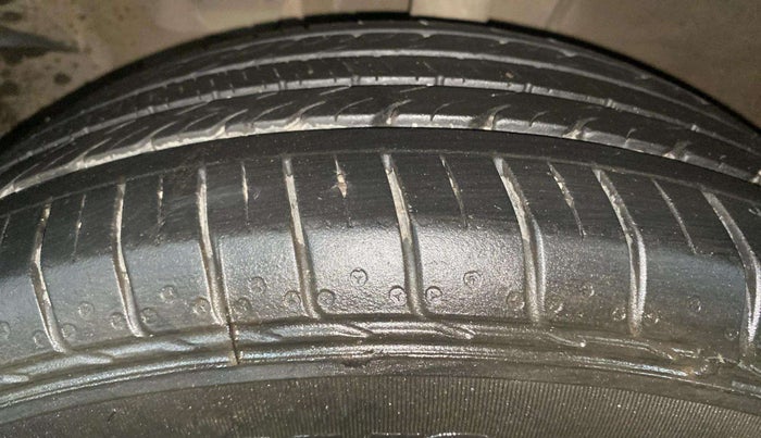 2022 KIA SELTOS HTK PLUS 1.5, Petrol, Manual, 39,734 km, Left Front Tyre Tread