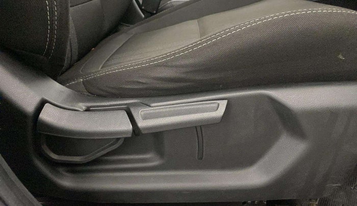 2019 Hyundai VENUE SX PLUS 1.0 TURBO DCT, Petrol, Automatic, 27,110 km, Driver Side Adjustment Panel