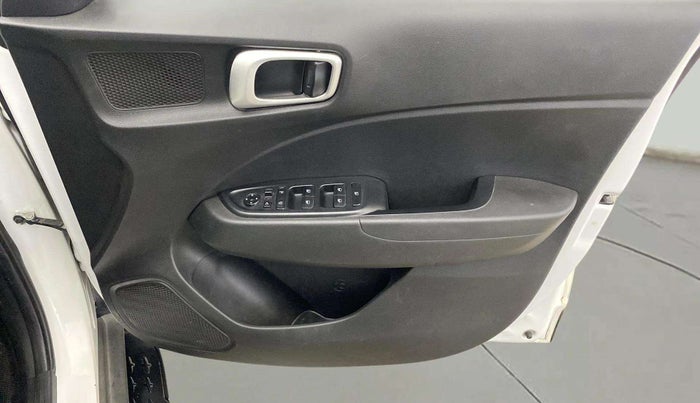 2019 Hyundai VENUE SX PLUS 1.0 TURBO DCT, Petrol, Automatic, 27,110 km, Driver Side Door Panels Control