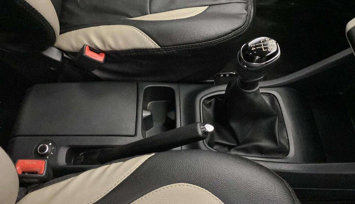 2022 Renault TRIBER RXZ, Petrol, Manual, 29,429 km, Gear Lever