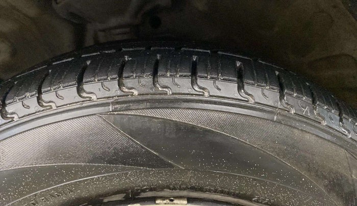 2018 Maruti Celerio VXI CNG, CNG, Manual, 64,170 km, Left Front Tyre Tread