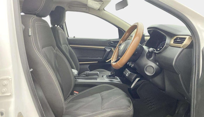 2022 Renault Kiger RXT AMT, Petrol, Automatic, 34,567 km, Right Side Front Door Cabin