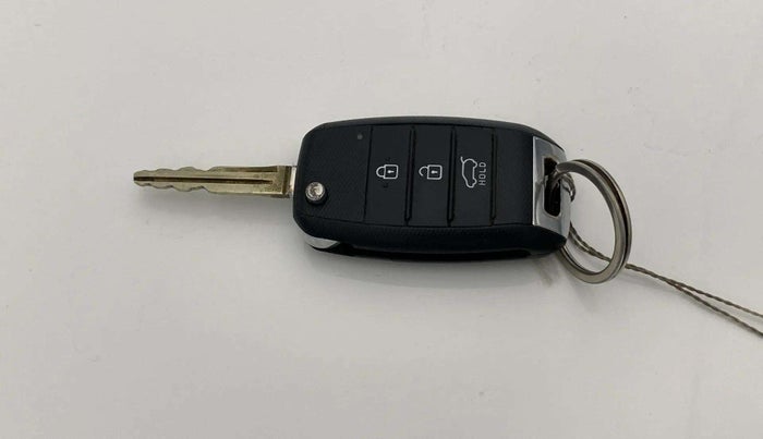 2021 KIA SONET HTK PLUS 1.0 DCT, Petrol, Automatic, 75,802 km, Key Close Up