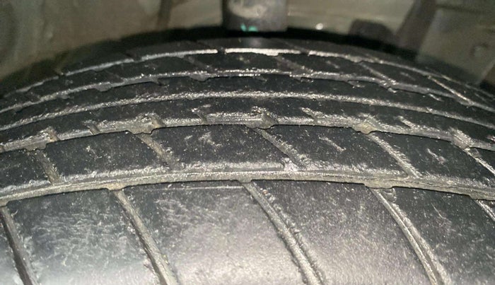 2015 Nissan Micra Active XL, Petrol, Manual, 39,896 km, Right Front Tyre Tread