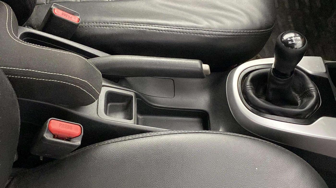 2018 Honda WR-V 1.2L I-VTEC VX MT, Petrol, Manual, 68,315 km, Gear Lever