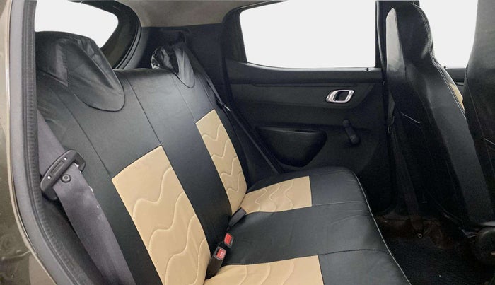 2018 Renault Kwid RXT 0.8 (O), Petrol, Manual, 66,196 km, Right Side Rear Door Cabin