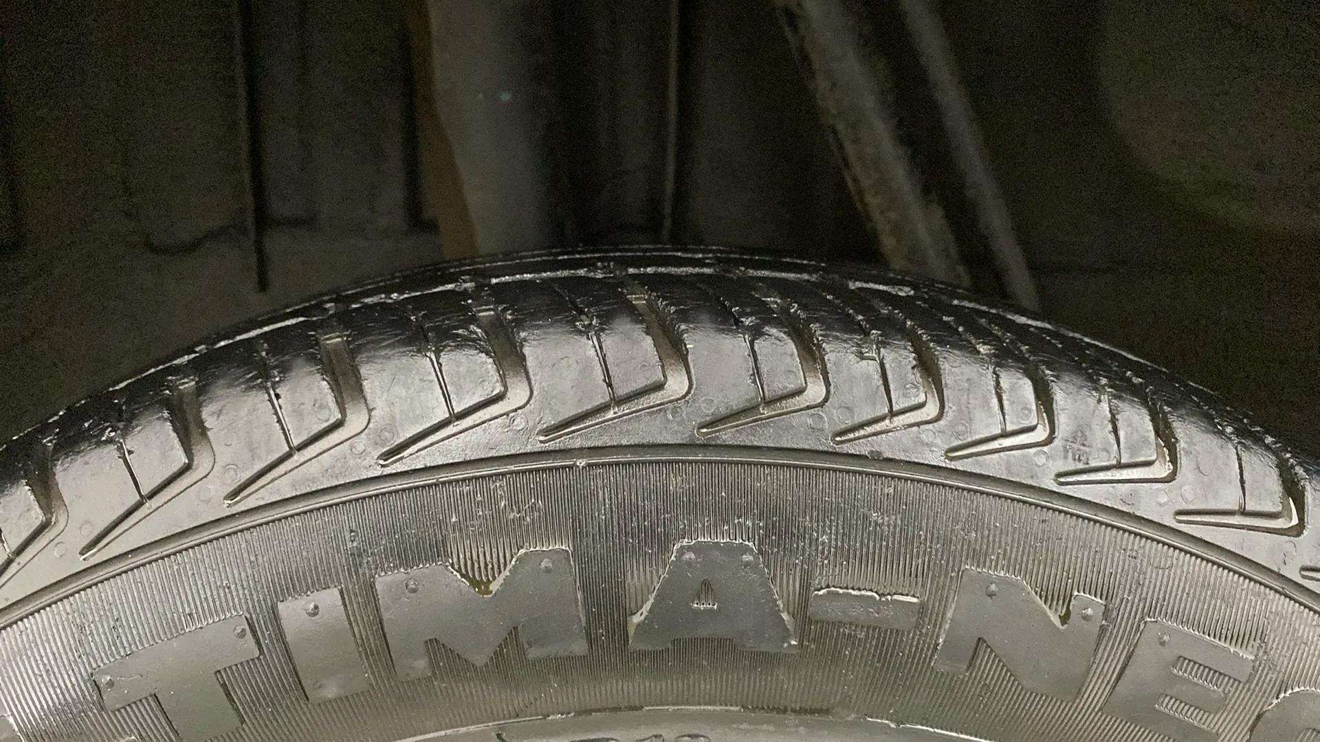 RHS-Rear-Tyre-Tread-19