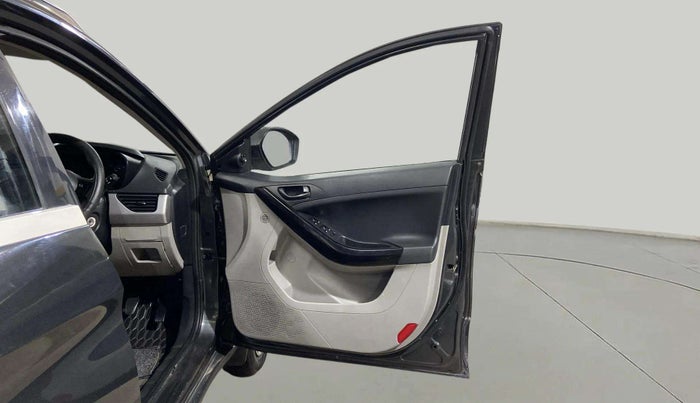 2018 Tata NEXON XM PETROL, Petrol, Manual, 50,186 km, RHS Front Door