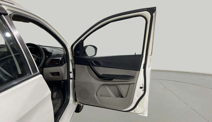 2018 Tata Tiago WIZZ EDITION PETROL, Petrol, Manual, 69,960 km, RHS Front Door