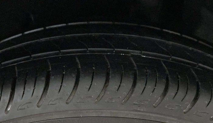 2017 Maruti Baleno DELTA PETROL 1.2, Petrol, Manual, 71,201 km, Left Rear Tyre Tread