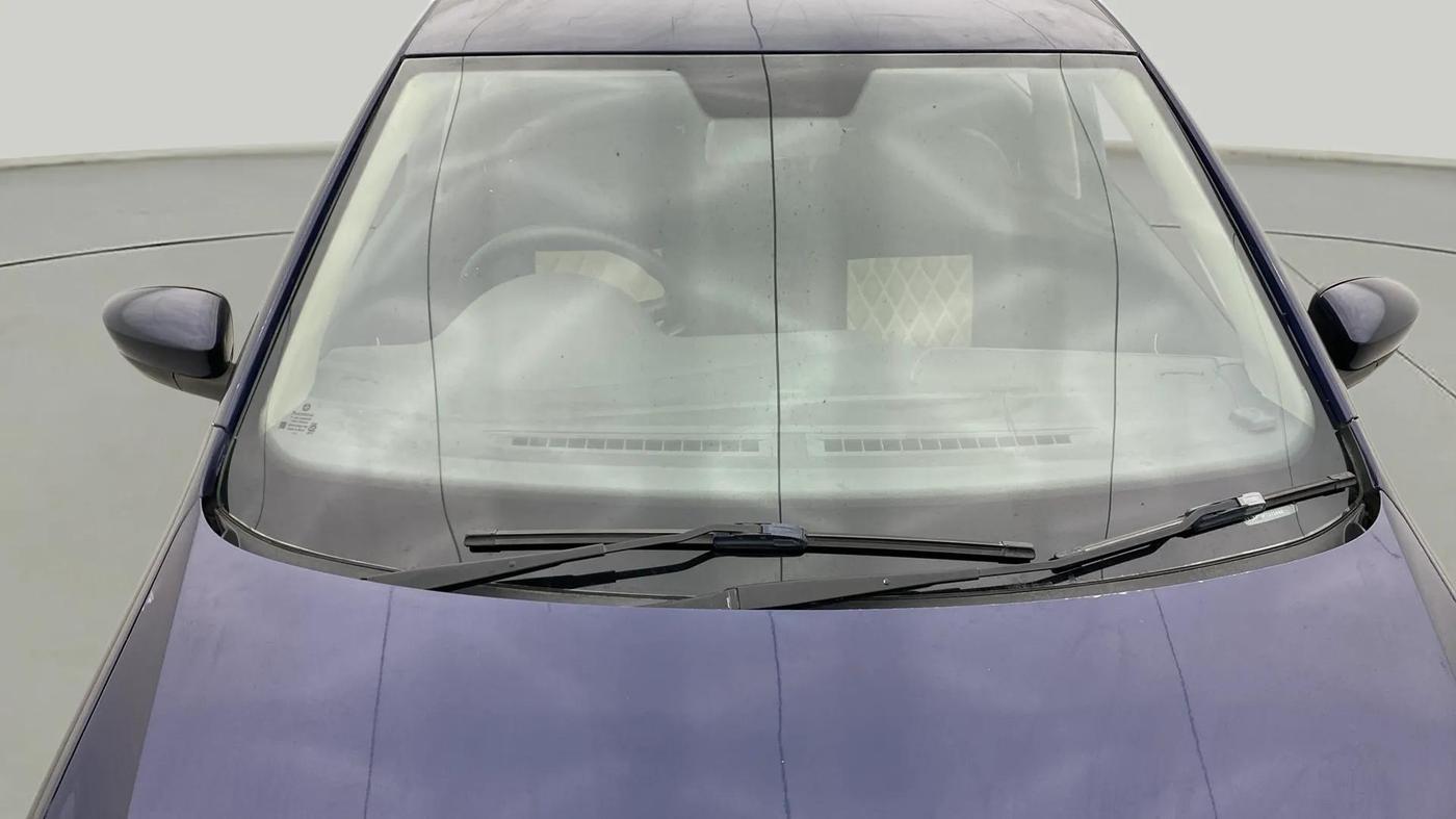 2015 Volkswagen Polo COMFORTLINE 1.2L, Petrol, Manual, 81,008 km, Front Windshield