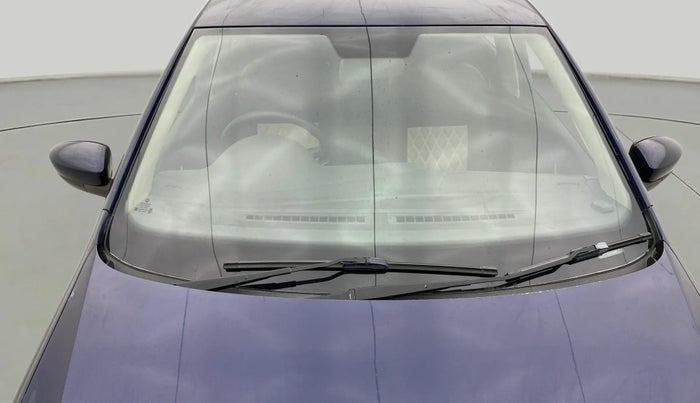 2015 Volkswagen Polo COMFORTLINE 1.2L, Petrol, Manual, 80,887 km, Front Windshield