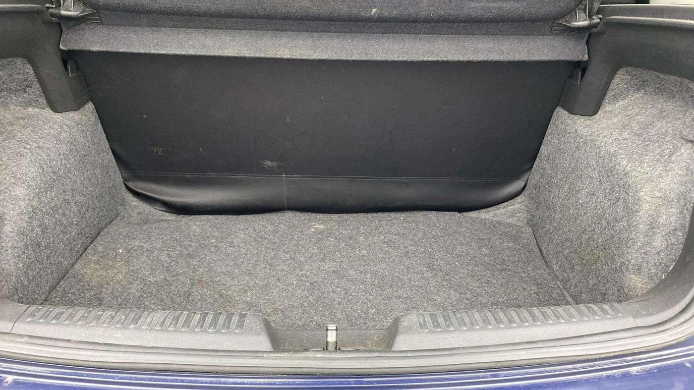 2015 Volkswagen Polo COMFORTLINE 1.2L, Petrol, Manual, 81,008 km, Boot Open Zoomed View