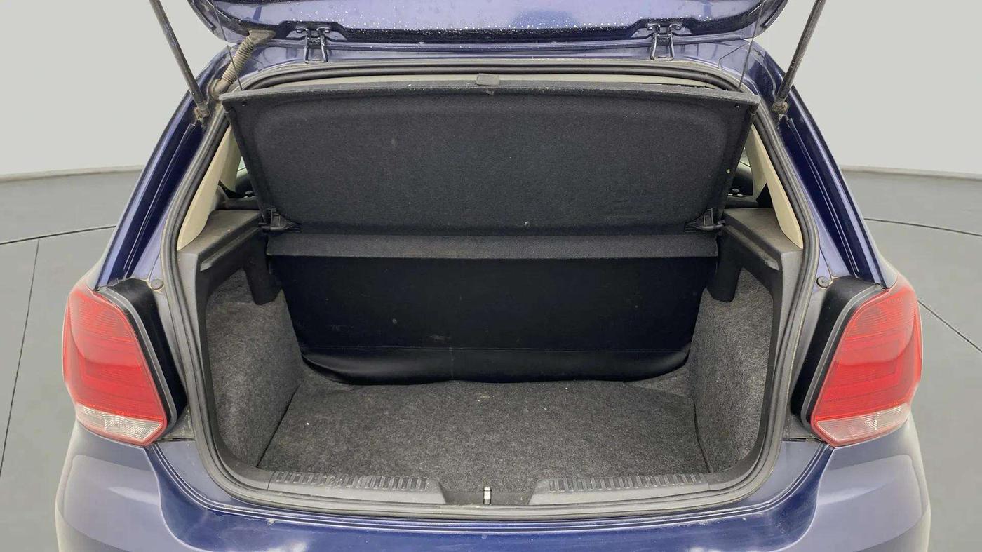 2015 Volkswagen Polo COMFORTLINE 1.2L, Petrol, Manual, 81,008 km, Boot Inside