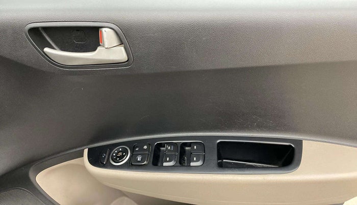2014 Hyundai Xcent S (O) 1.2, Petrol, Manual, 1,03,270 km, Driver Side Door Panels Control