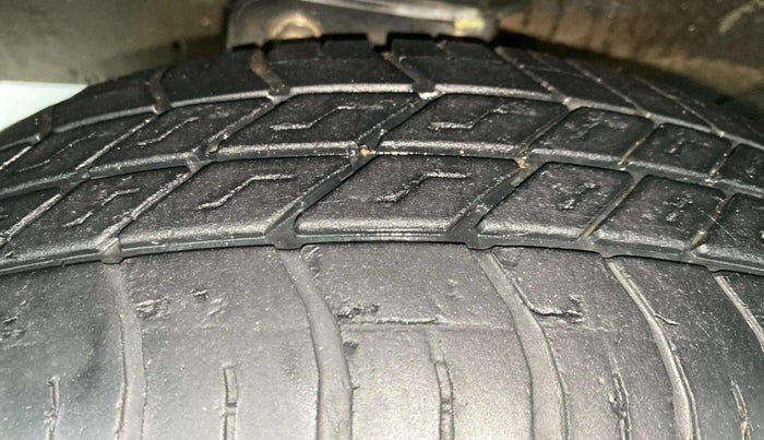 2021 Maruti Eeco 5 STR WITH A/C+HTR, Petrol, Manual, 74,587 km, Left Front Tyre Tread