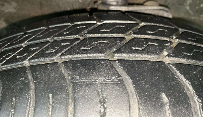 2021 Maruti Eeco 5 STR WITH A/C+HTR, Petrol, Manual, 74,587 km, Right Front Tyre Tread