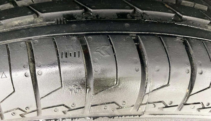 2020 Hyundai Elite i20 MAGNA PLUS 1.2, Petrol, Manual, 53,107 km, Right Front Tyre Tread