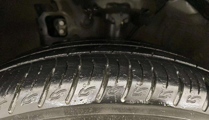 2021 Hyundai VENUE SX 1.0 TURBO IMT, Petrol, Manual, 27,125 km, Left Front Tyre Tread