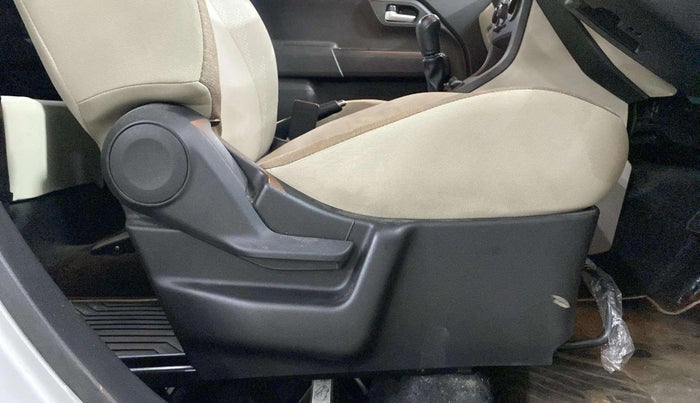 2019 Maruti New Wagon-R VXI 1.0, Petrol, Manual, 5,666 km, Driver Side Adjustment Panel
