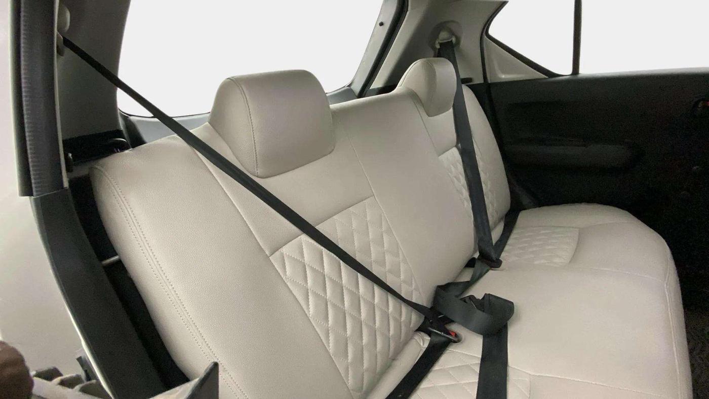2017 Maruti IGNIS SIGMA 1.2, Petrol, Manual, 66,877 km, Right Side Rear Door Cabin