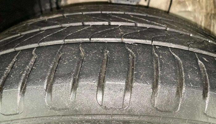 2022 MG ASTOR SMART 1.5 CVT, Petrol, Automatic, 55,145 km, Left Front Tyre Tread