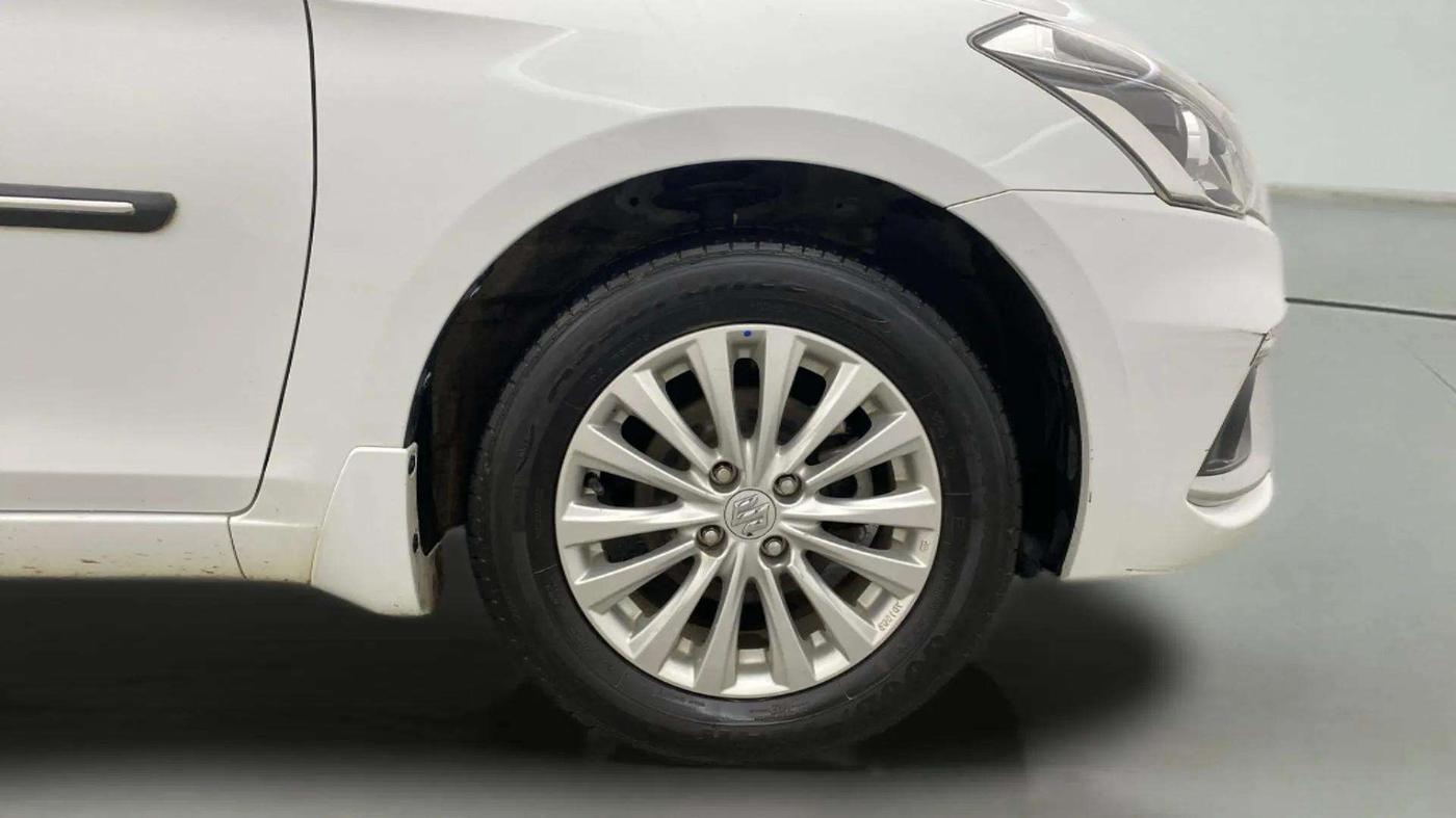 2021 Maruti Ciaz DELTA 1.5 SHVS MT PETROL, Petrol, Manual, 22,804 km, Right Front Wheel