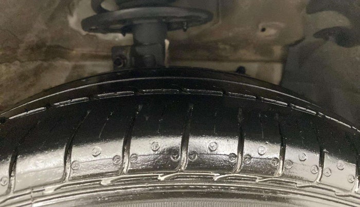 2021 Maruti Ciaz DELTA 1.5 SHVS MT PETROL, Petrol, Manual, 22,804 km, Right Front Tyre Tread