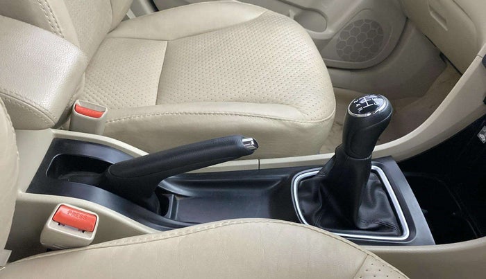 2021 Maruti Ciaz DELTA 1.5 SHVS MT PETROL, Petrol, Manual, 22,804 km, Gear Lever