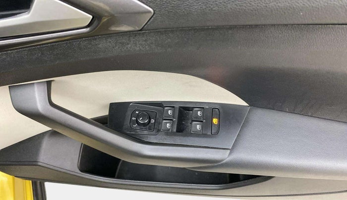 2021 Volkswagen TAIGUN TOPLINE 1.0 TSI MT, Petrol, Manual, 46,156 km, Driver Side Door Panels Control