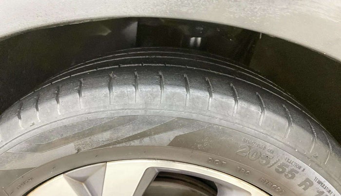 2021 Volkswagen TAIGUN TOPLINE 1.0 TSI MT, Petrol, Manual, 46,156 km, Left Front Tyre Tread
