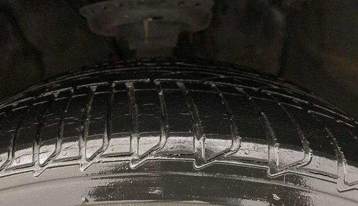 2019 Hyundai Elite i20 ASTA 1.2 (O), Petrol, Manual, 33,890 km, Right Front Tyre Tread