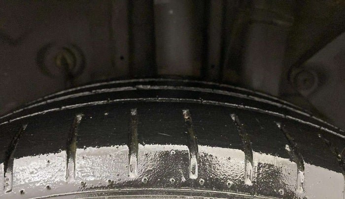 2019 Hyundai Elite i20 ASTA 1.2 (O), Petrol, Manual, 33,890 km, Left Rear Tyre Tread