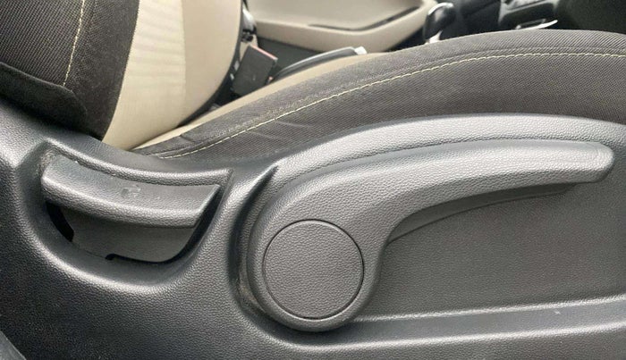 2019 Hyundai Elite i20 ASTA 1.2 (O), Petrol, Manual, 33,890 km, Driver Side Adjustment Panel