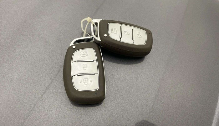 2019 Hyundai Elite i20 ASTA 1.2 (O), Petrol, Manual, 33,890 km, Key Close Up