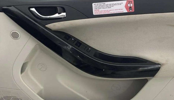 2022 Tata NEXON XZA PLUS DIESEL, Diesel, Automatic, 66,326 km, Driver Side Door Panels Control