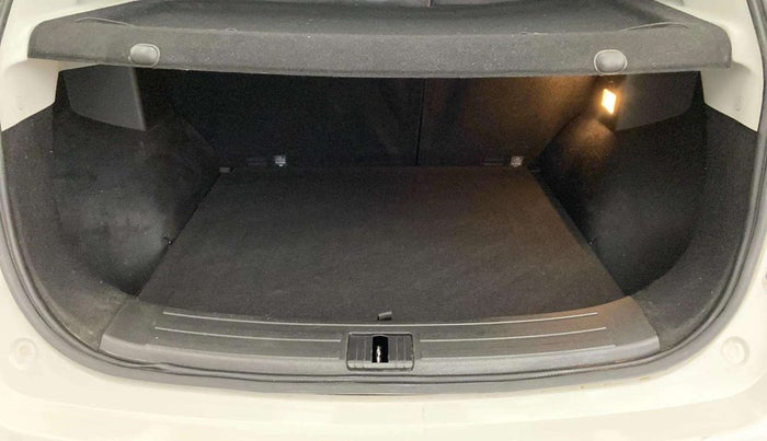 2022 MG ASTOR SHARP 1.5 MT, Petrol, Manual, 28,989 km, Boot Open Zoomed View