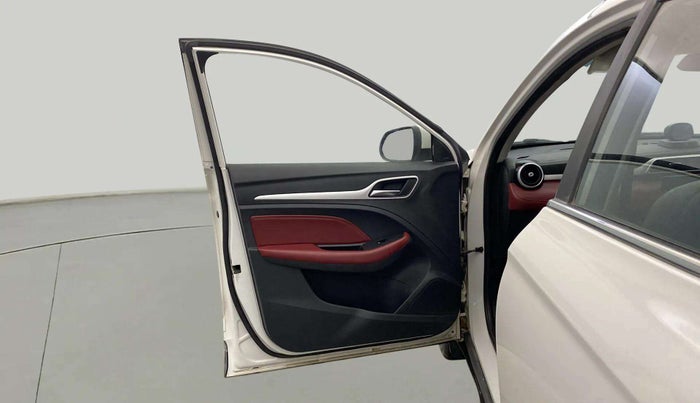 2022 MG ASTOR SHARP 1.5 MT, Petrol, Manual, 28,989 km, LHS Front Door