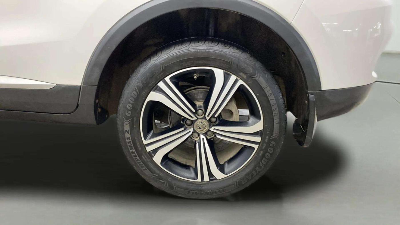 2022 MG ASTOR SHARP 1.5 MT, Petrol, Manual, 27,859 km, Left Rear Wheel